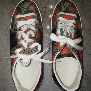 Authenic Gucci Strawberry Ace Sneakers Size 35 Everything Included